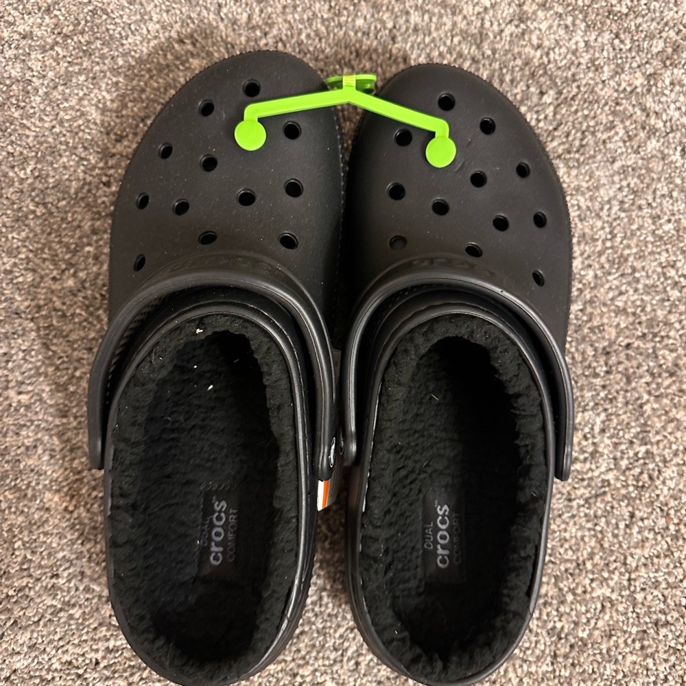 Crocs NWT fleece lined